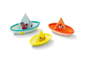 kleurrijke speelgoed bootjes