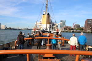 Members mee met Zeesleepboot Holland